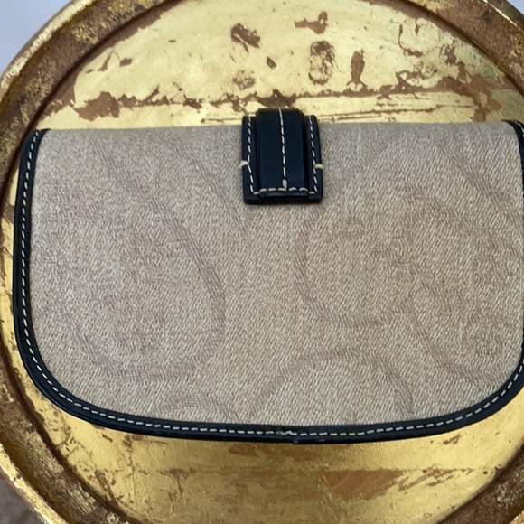 Dooney and Bourke Wristlet - Picture 8 of 8